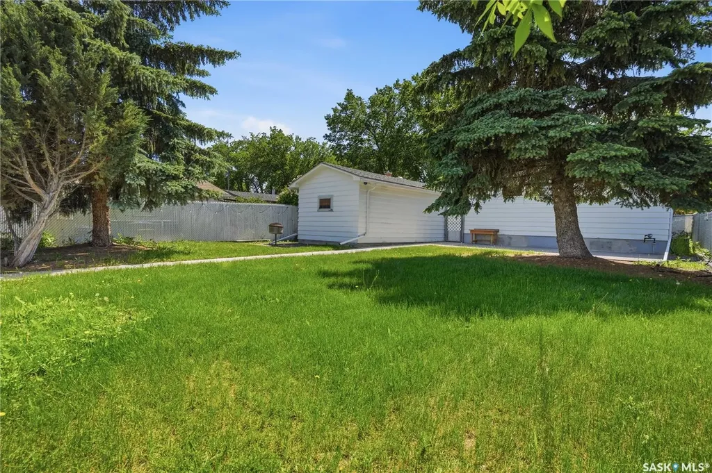 3216 28th Avenue Regina SK S4S 2M9