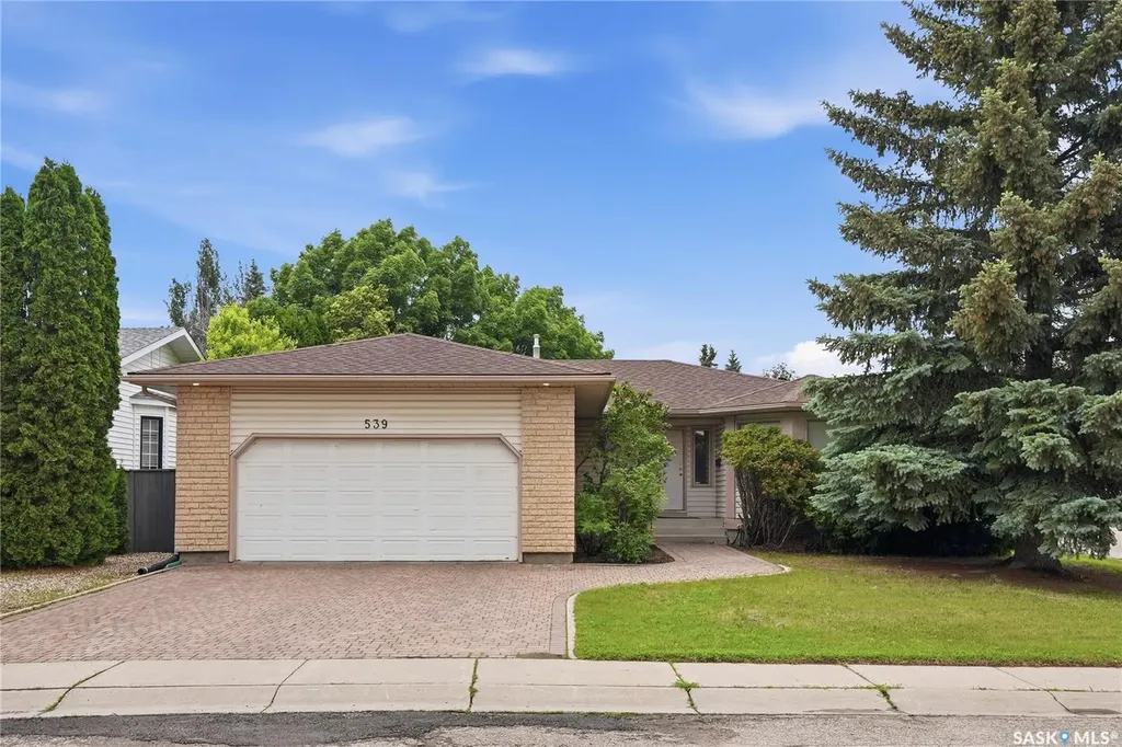 539 Emmeline Key Saskatoon SK S7J 5G8