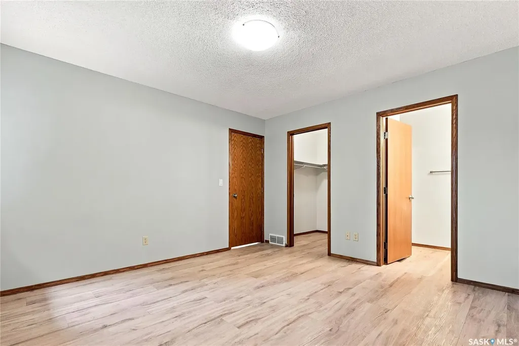 539 Emmeline Key Saskatoon SK S7J 5G8