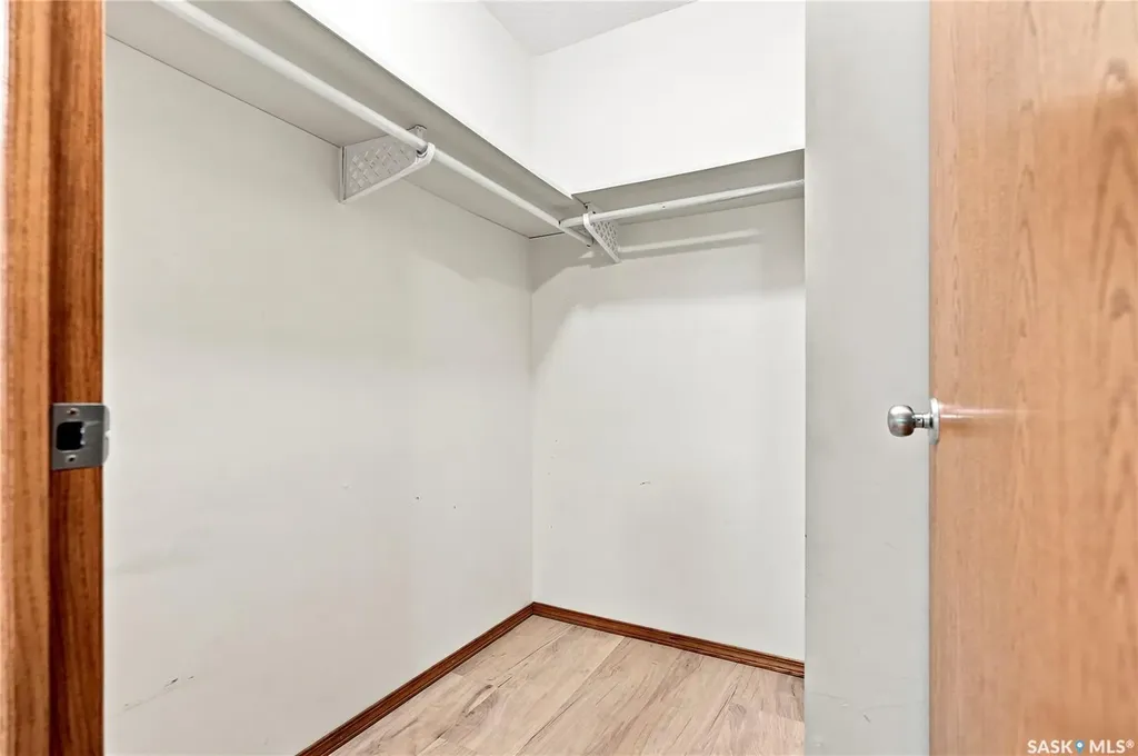 539 Emmeline Key Saskatoon SK S7J 5G8