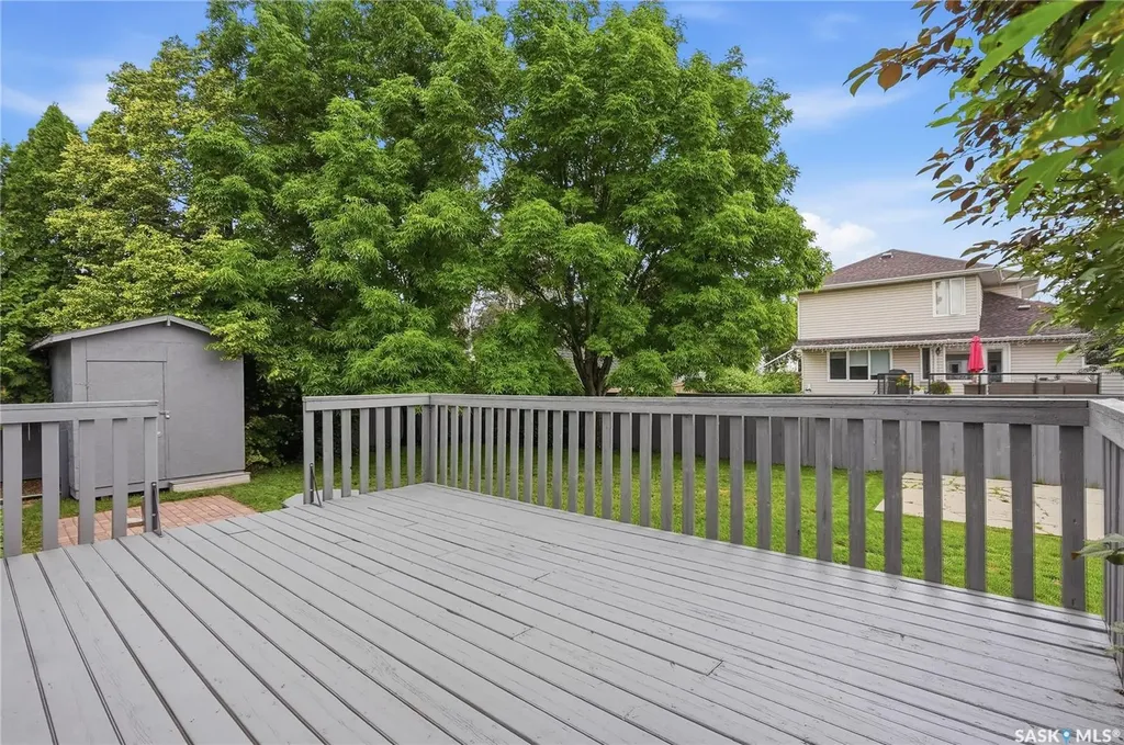 539 Emmeline Key Saskatoon SK S7J 5G8