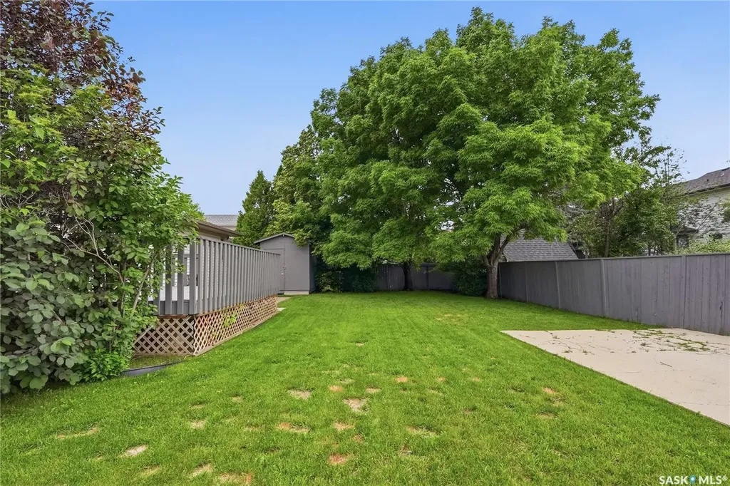 539 Emmeline Key Saskatoon SK S7J 5G8