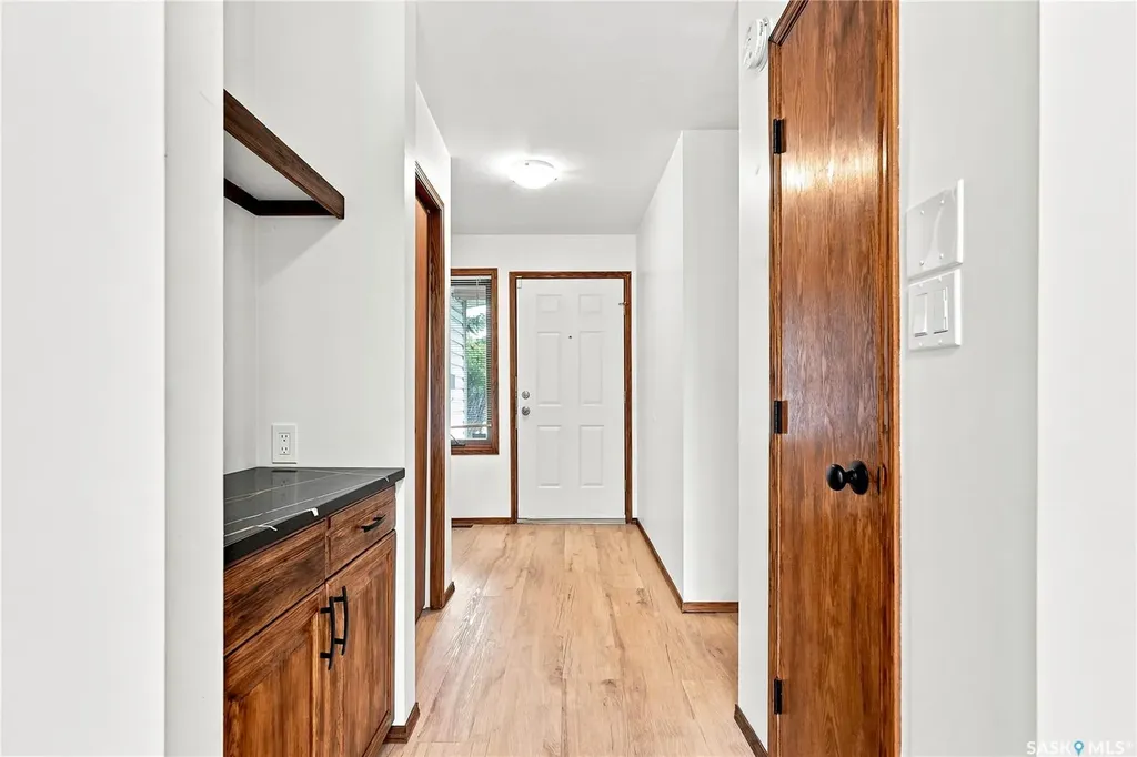 539 Emmeline Key Saskatoon SK S7J 5G8