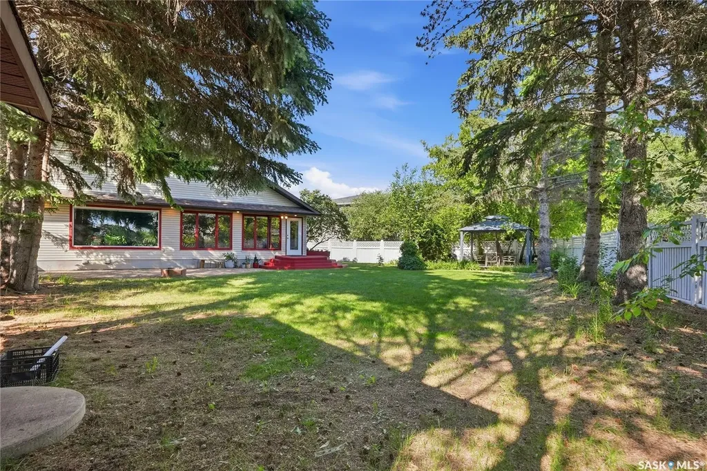 130 Mulcaster Crescent Saskatoon SK S7N 4A7