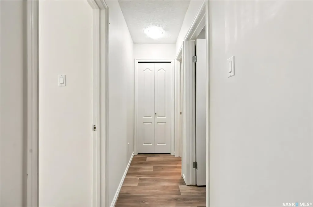 1121 Mckercher Drive Saskatoon SK S7H 5K9