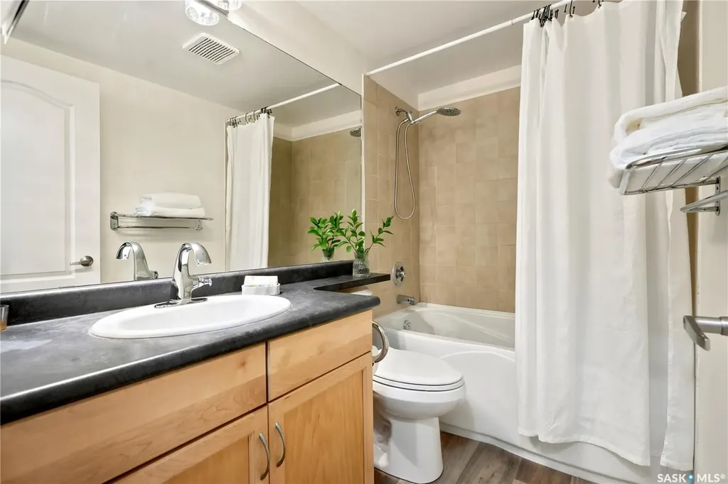1121 Mckercher Drive Saskatoon SK S7H 5K9