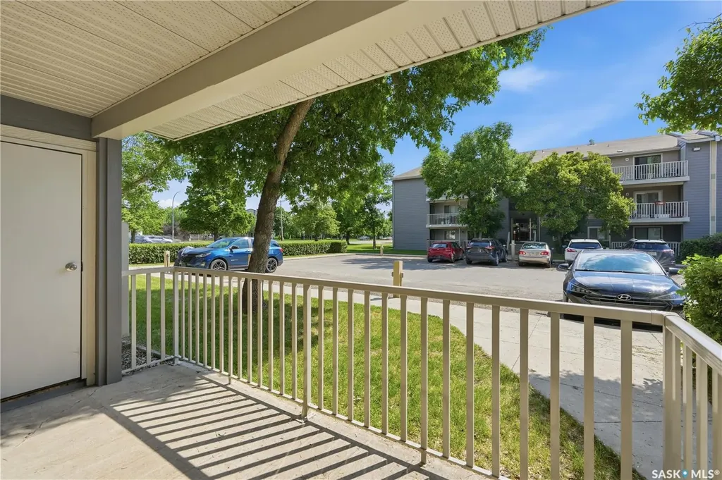 1121 Mckercher Drive Saskatoon SK S7H 5K9