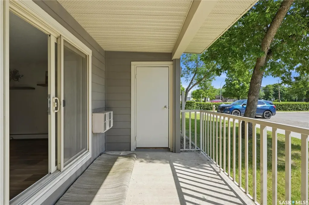 1121 Mckercher Drive Saskatoon SK S7H 5K9