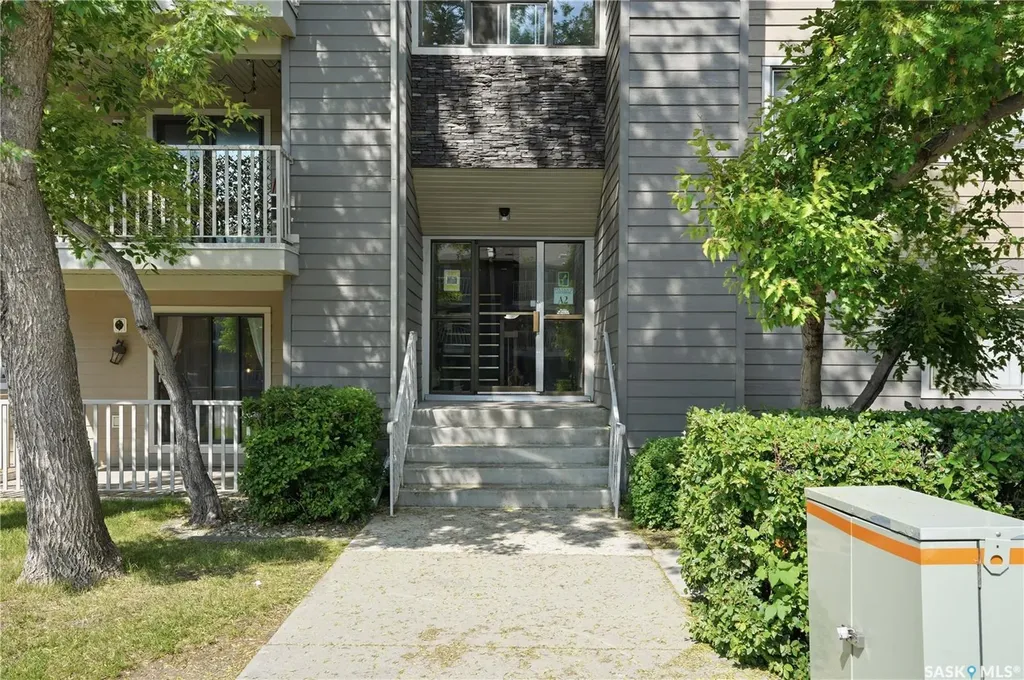 1121 Mckercher Drive Saskatoon SK S7H 5K9