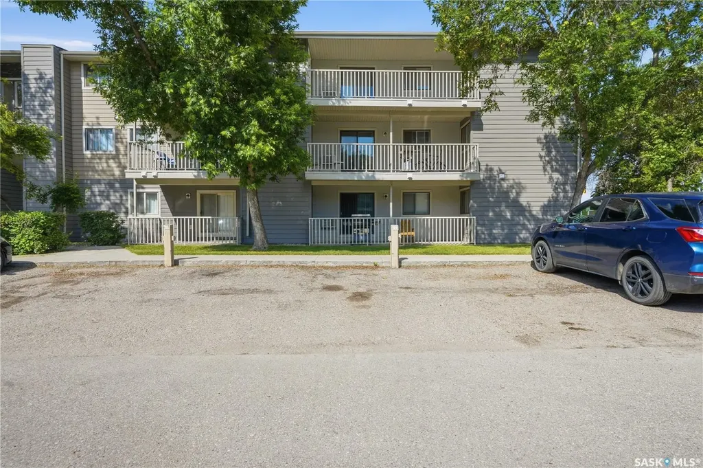 1121 Mckercher Drive Saskatoon SK S7H 5K9