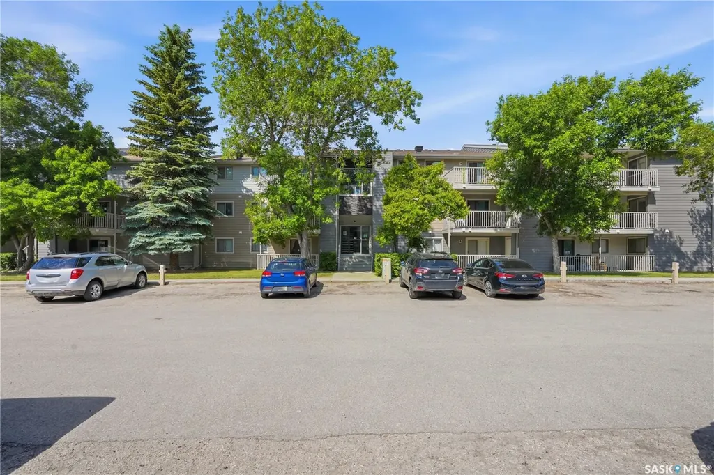 1121 Mckercher Drive Saskatoon SK S7H 5K9