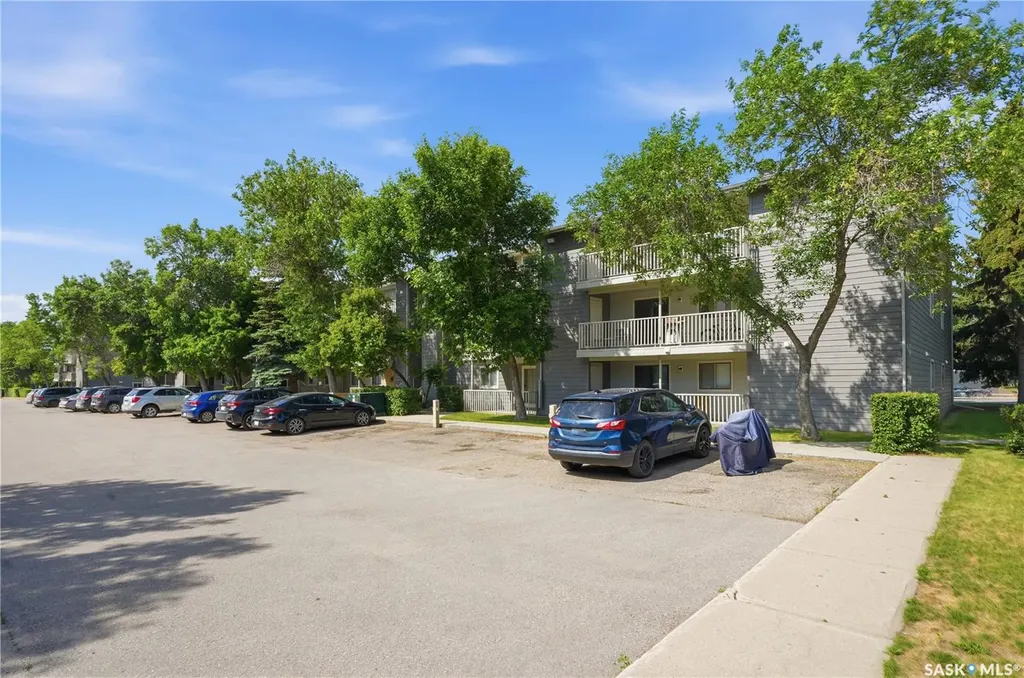 1121 Mckercher Drive Saskatoon SK S7H 5K9