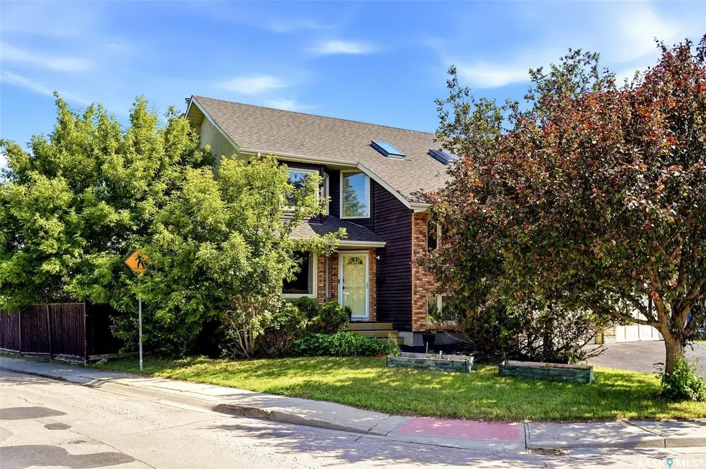 6703 Maplecrest Place Regina SK S4X 3Z1
