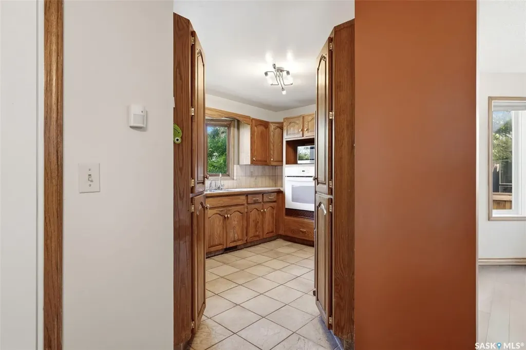 6703 Maplecrest Place Regina SK S4X 3Z1