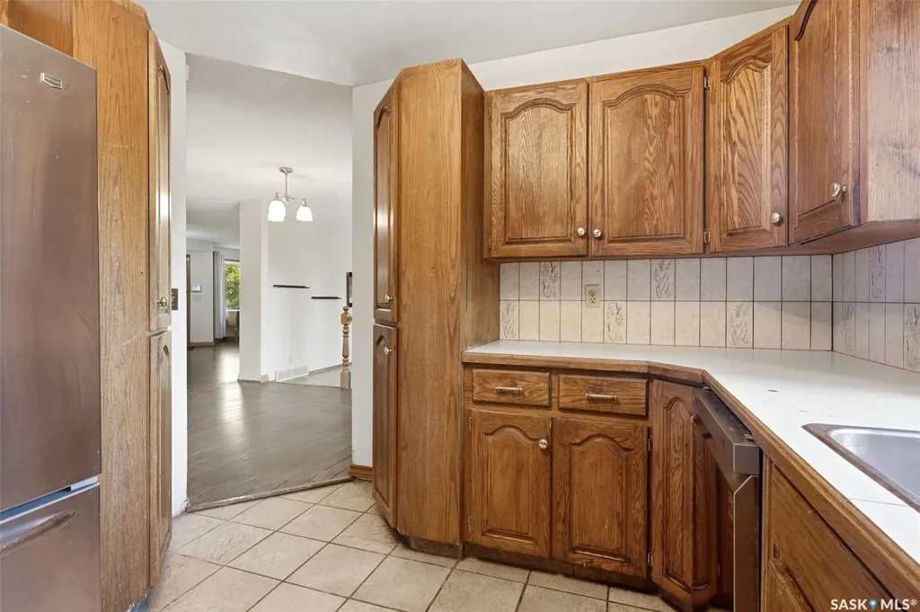 6703 Maplecrest Place Regina SK S4X 3Z1