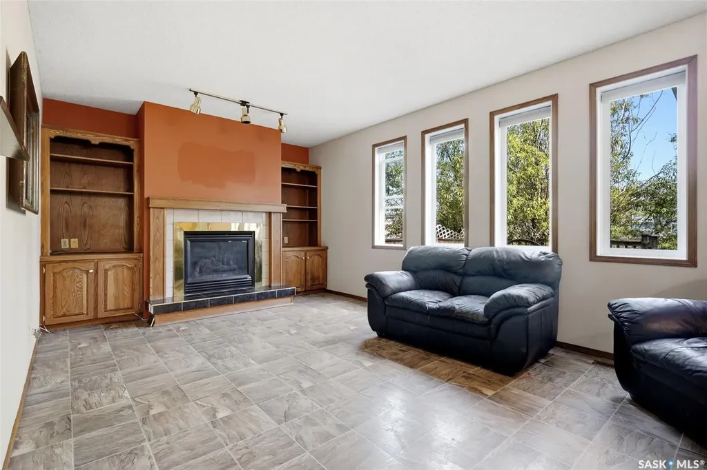 6703 Maplecrest Place Regina SK S4X 3Z1
