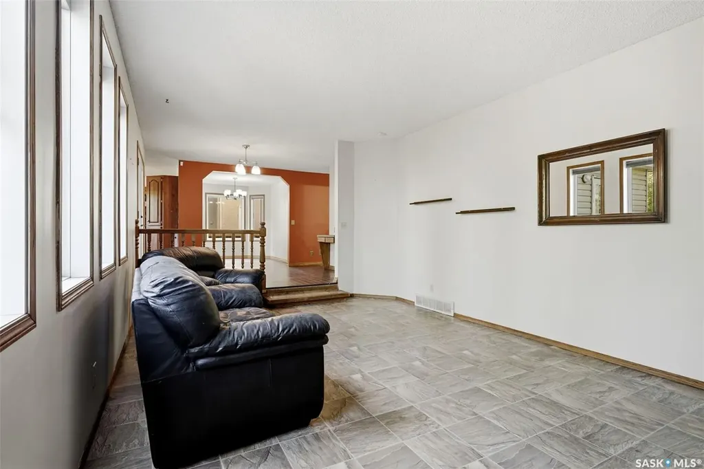 6703 Maplecrest Place Regina SK S4X 3Z1