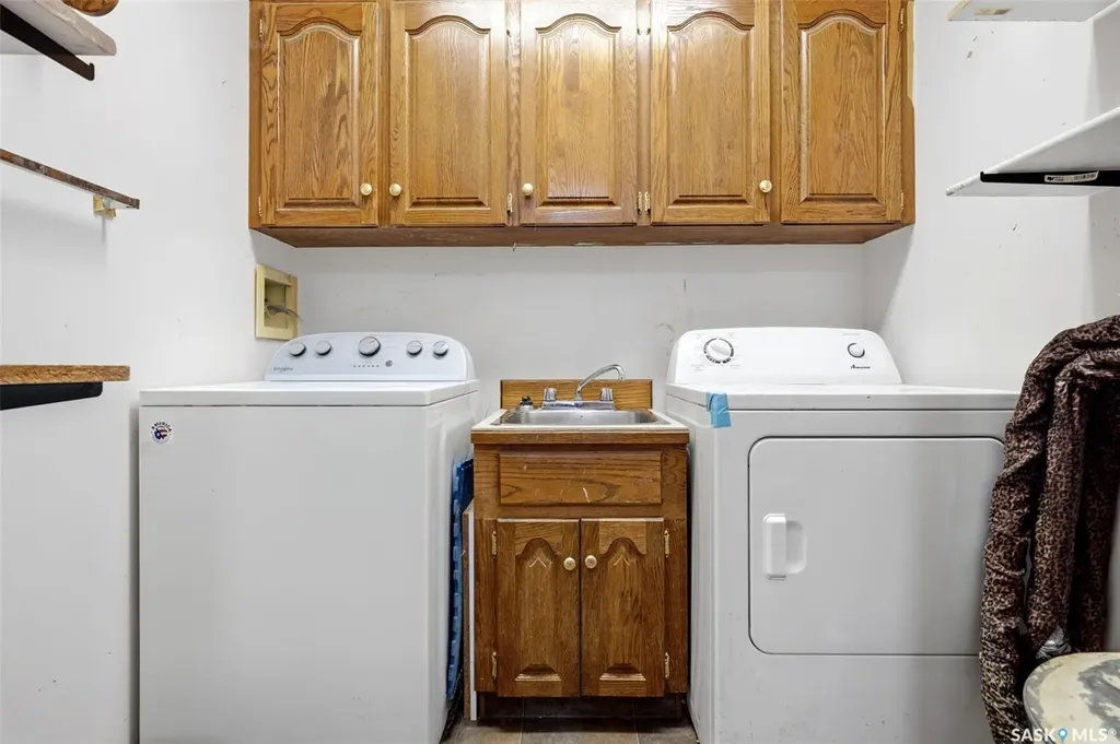 6703 Maplecrest Place Regina SK S4X 3Z1
