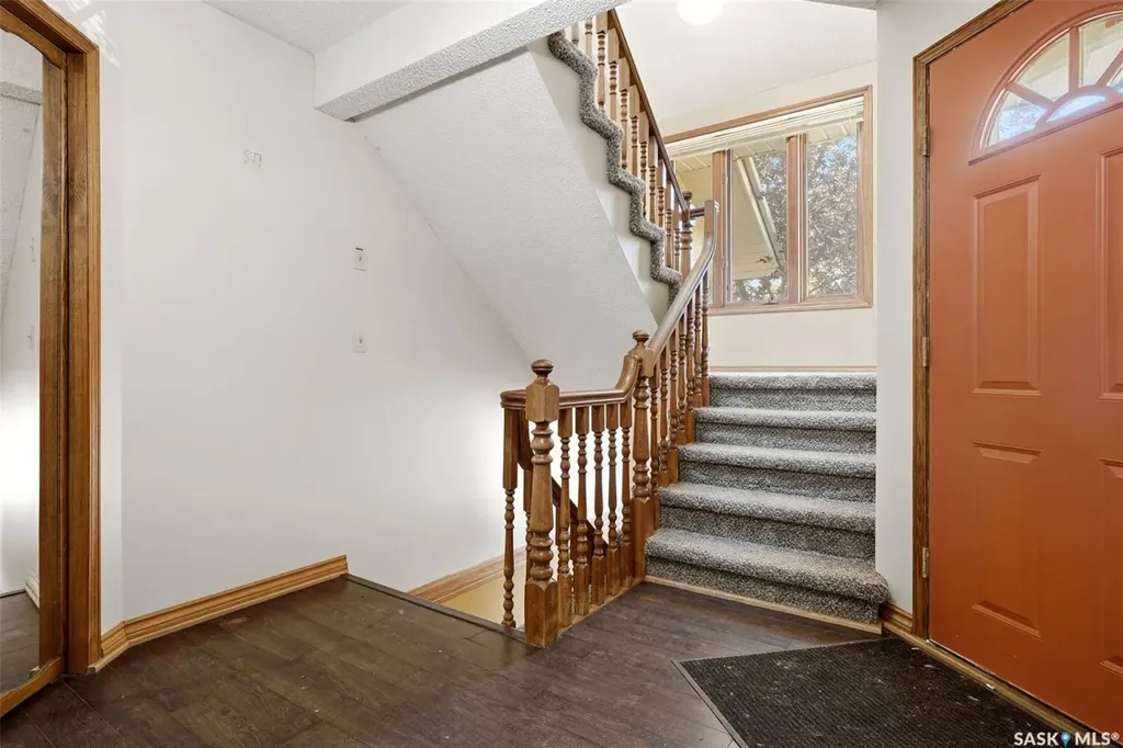 6703 Maplecrest Place Regina SK S4X 3Z1
