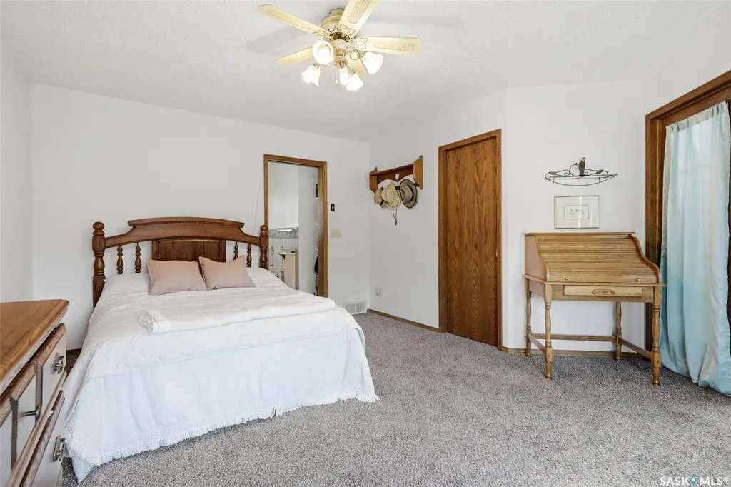 6703 Maplecrest Place Regina SK S4X 3Z1