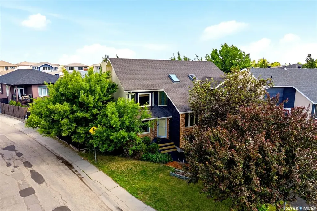 6703 Maplecrest Place Regina SK S4X 3Z1