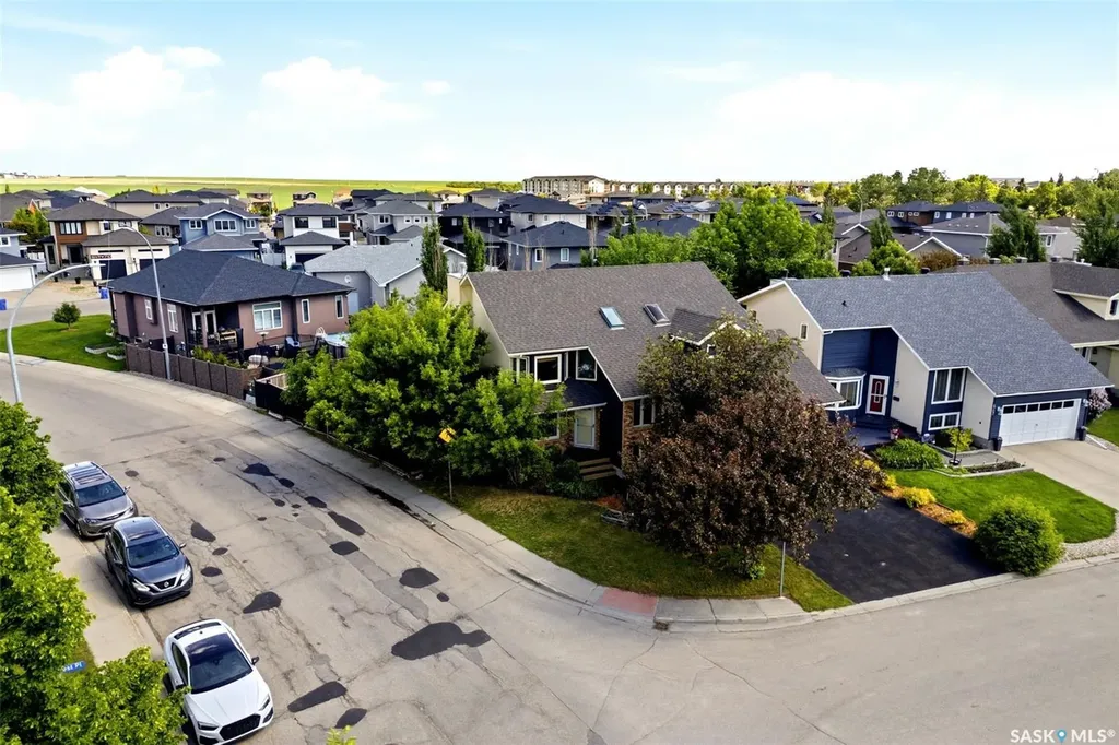 6703 Maplecrest Place Regina SK S4X 3Z1