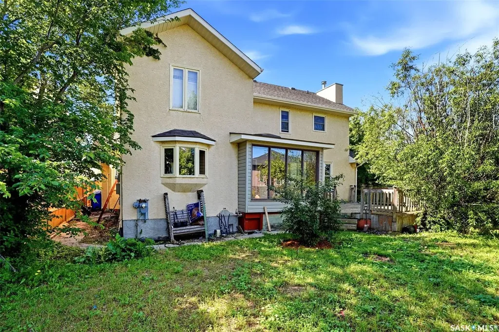 6703 Maplecrest Place Regina SK S4X 3Z1