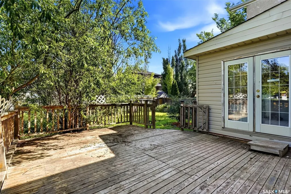 6703 Maplecrest Place Regina SK S4X 3Z1