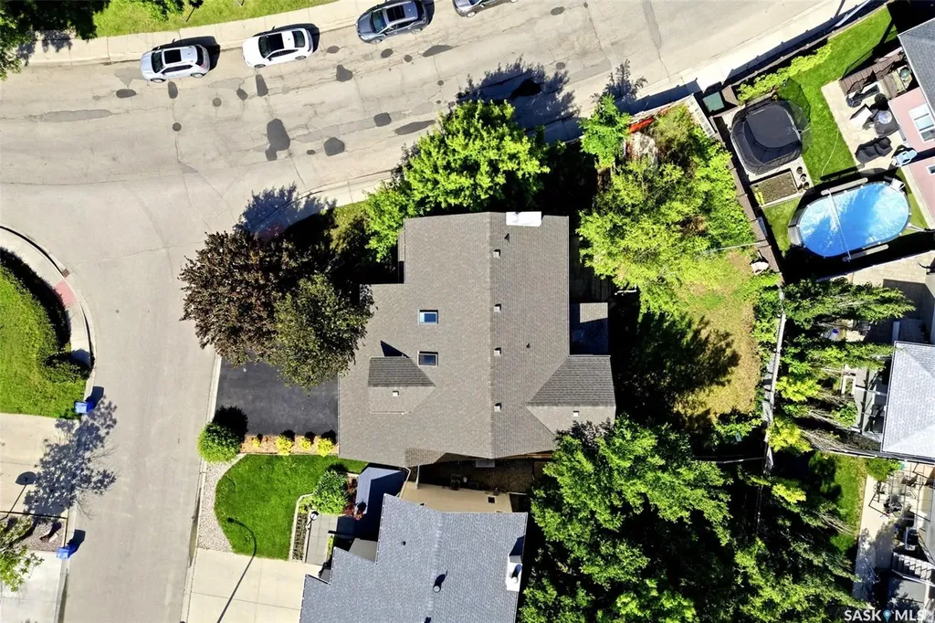 6703 Maplecrest Place Regina SK S4X 3Z1