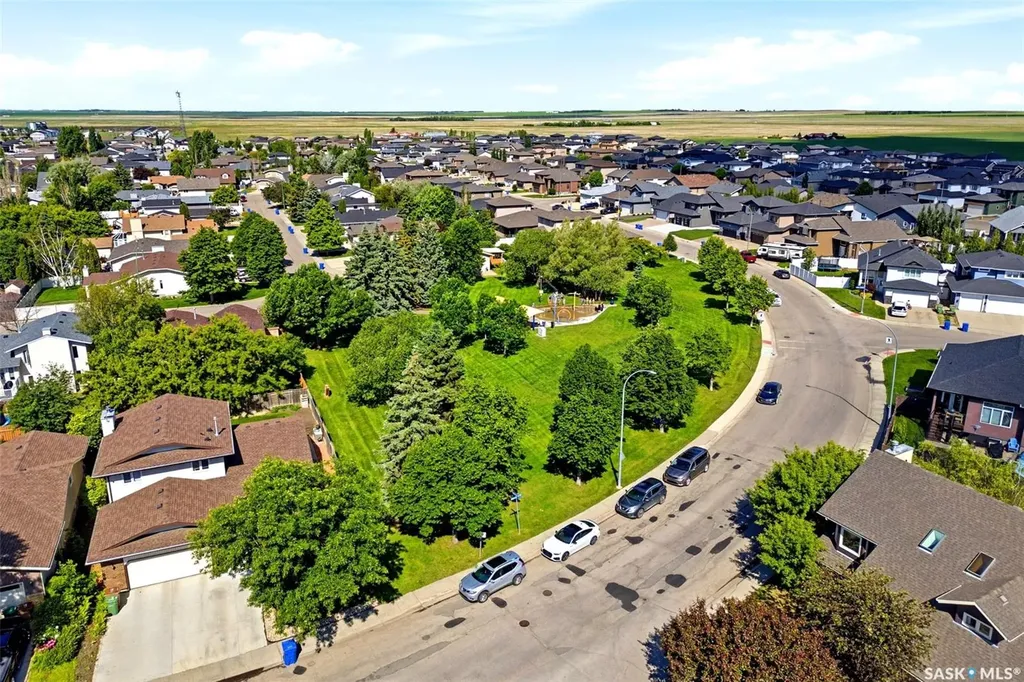 6703 Maplecrest Place Regina SK S4X 3Z1