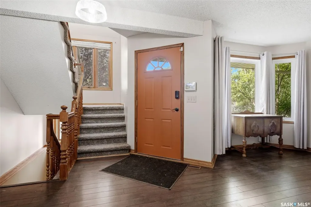 6703 Maplecrest Place Regina SK S4X 3Z1