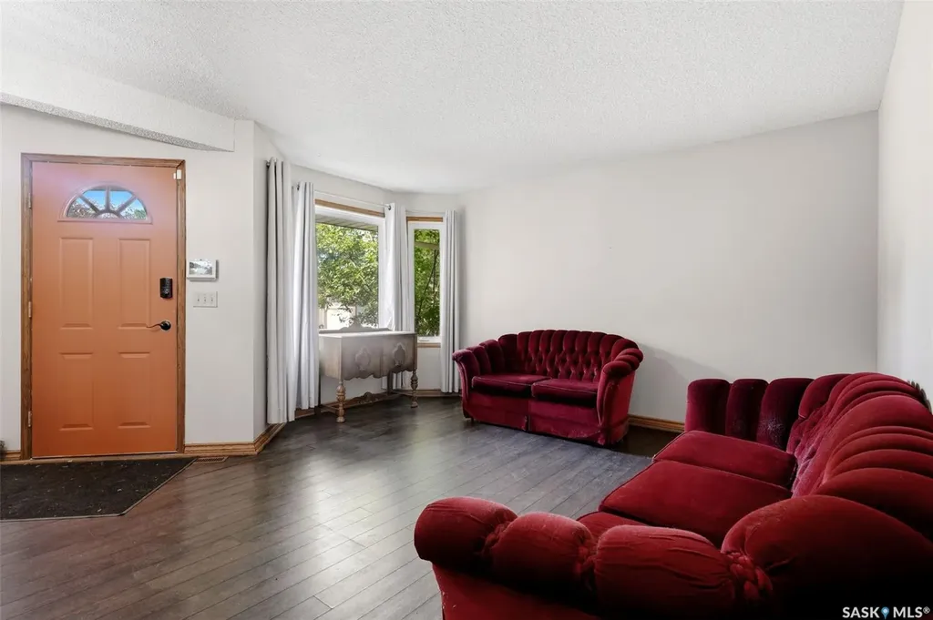 6703 Maplecrest Place Regina SK S4X 3Z1