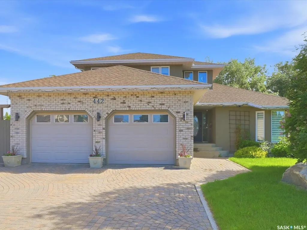 442 Anglin Court Saskatoon SK S7J 5G1
