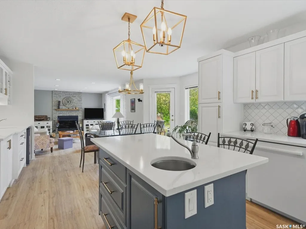 442 Anglin Court Saskatoon SK S7J 5G1