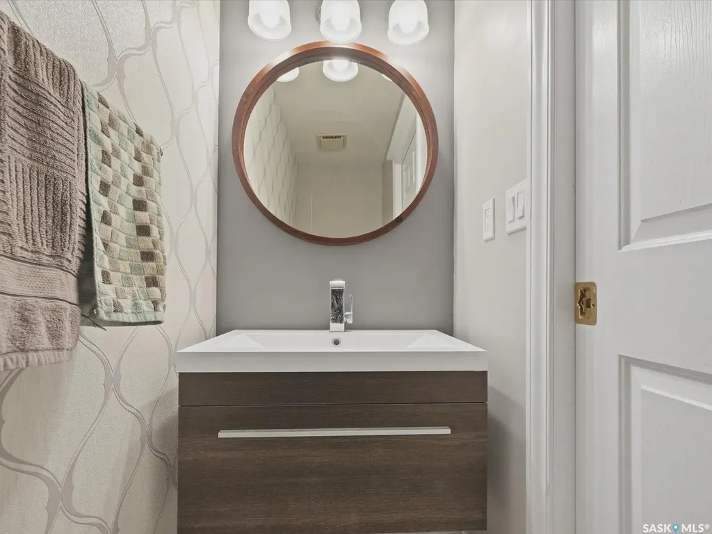 442 Anglin Court Saskatoon SK S7J 5G1