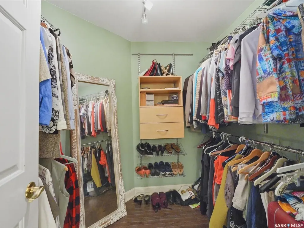 442 Anglin Court Saskatoon SK S7J 5G1