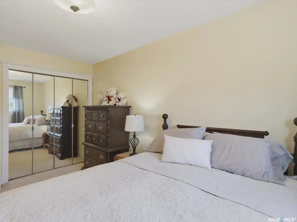 442 Anglin Court Saskatoon SK S7J 5G1