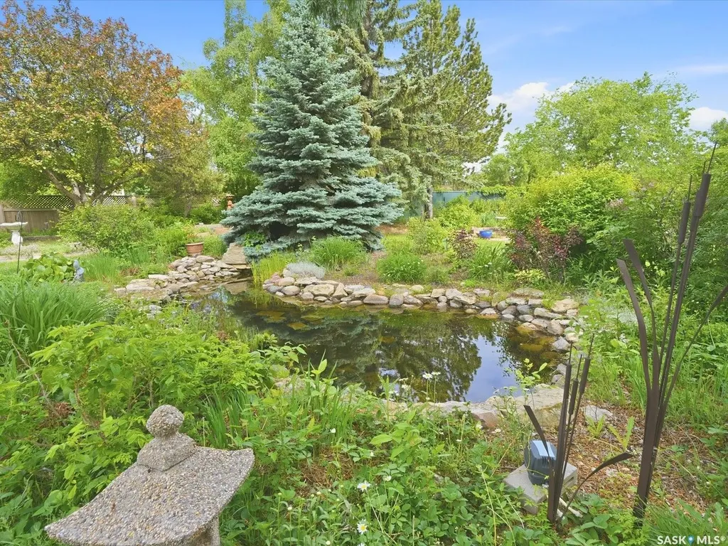 442 Anglin Court Saskatoon SK S7J 5G1