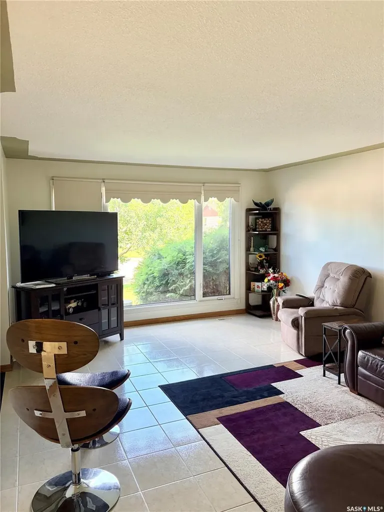 63 Clarewood Crescent Yorkton SK S3N 2V8