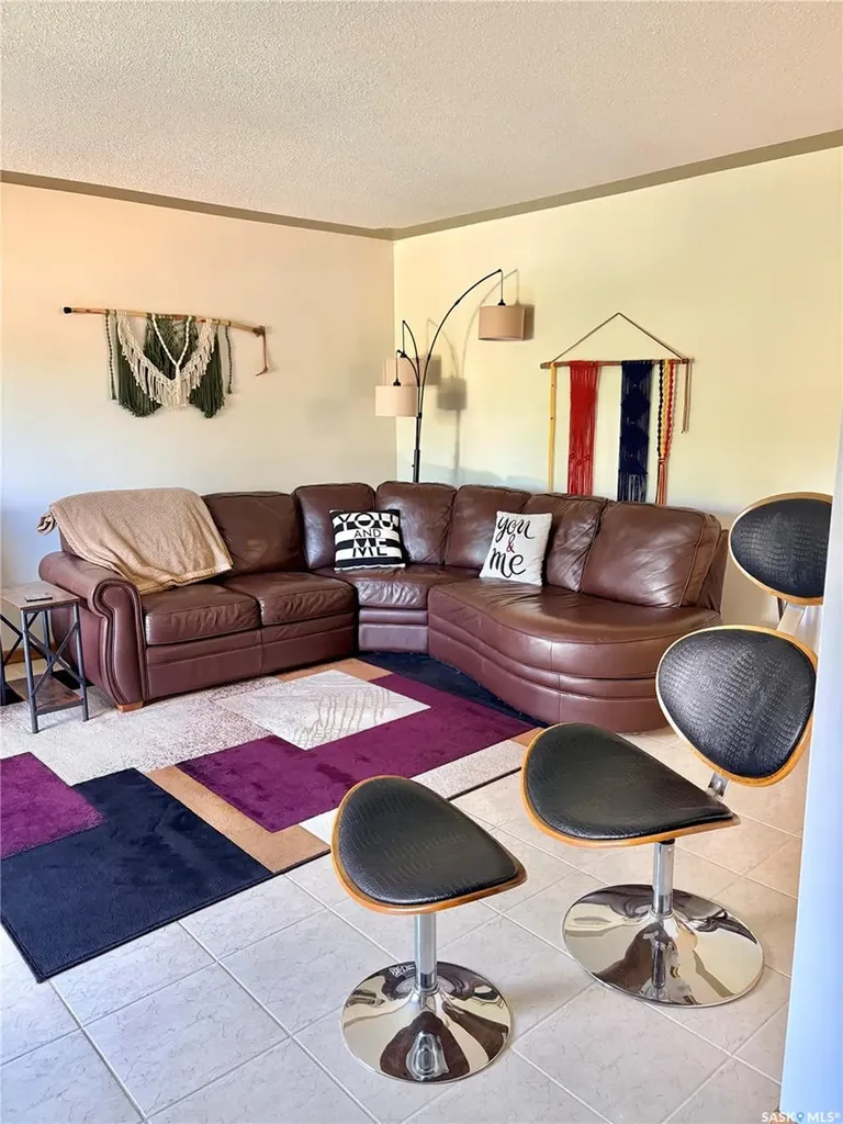 63 Clarewood Crescent Yorkton SK S3N 2V8