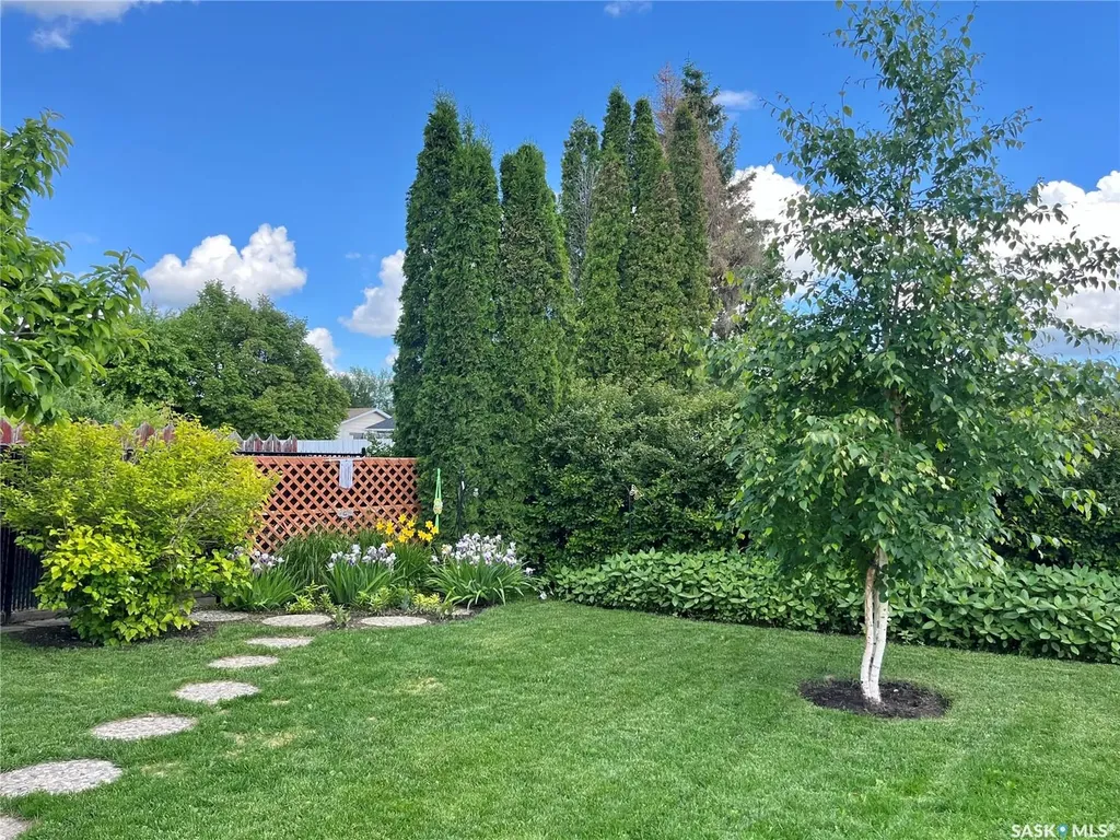 63 Clarewood Crescent Yorkton SK S3N 2V8