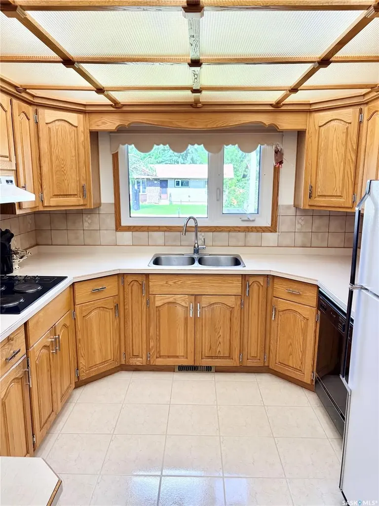 63 Clarewood Crescent Yorkton SK S3N 2V8