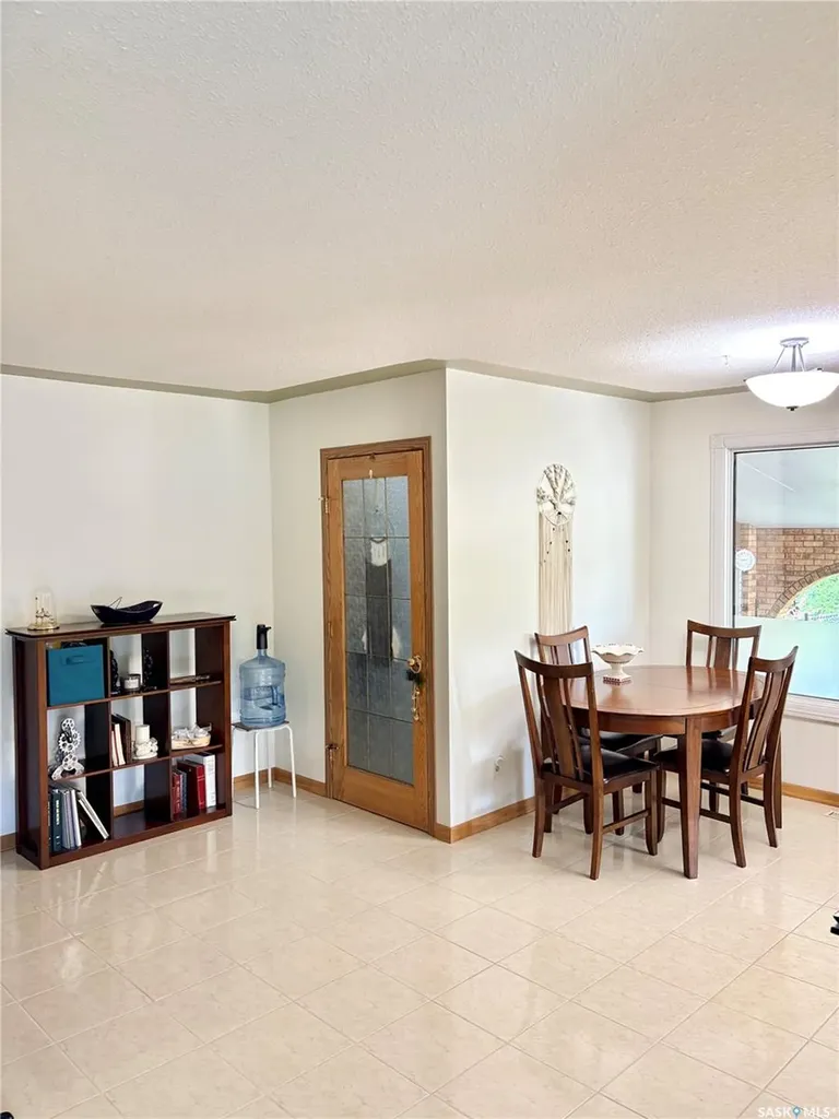 63 Clarewood Crescent Yorkton SK S3N 2V8