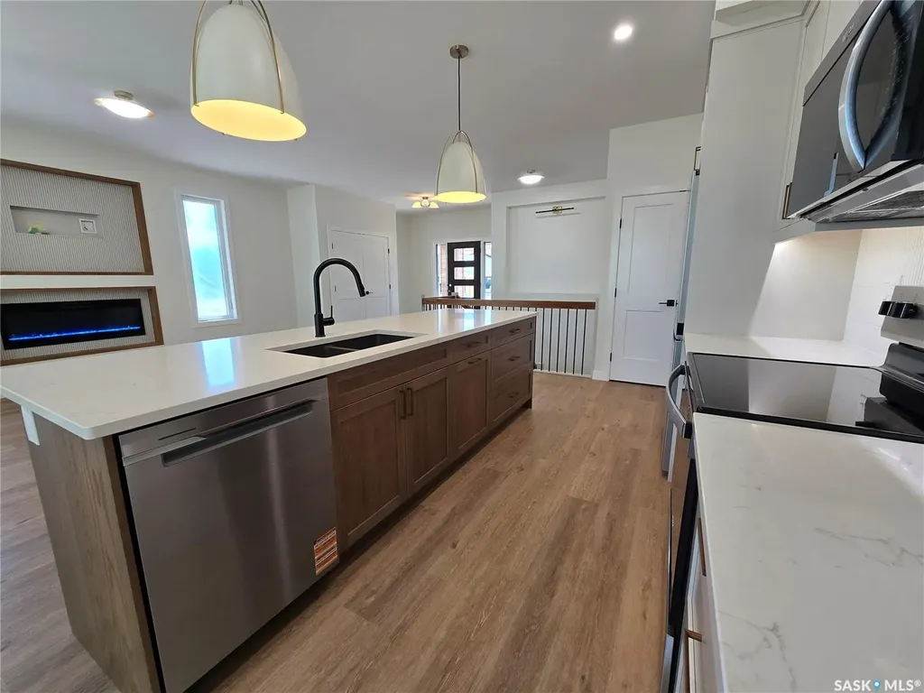 44 Kenney Crescent Weyburn SK S4H 1L3