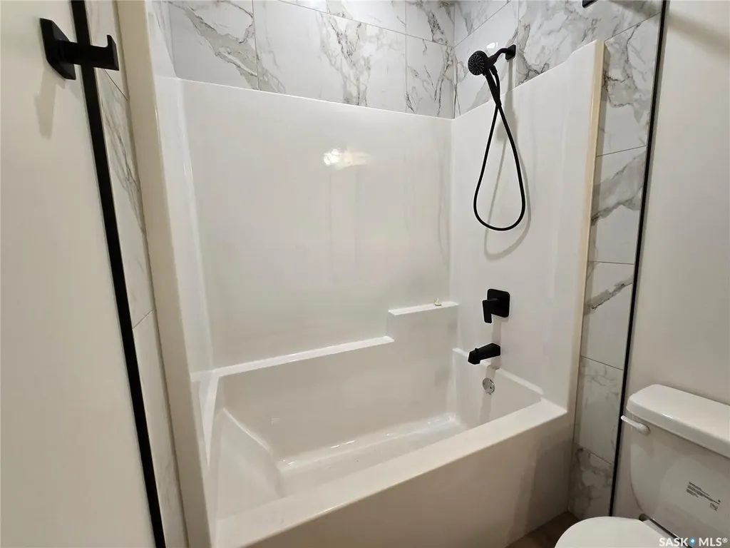44 Kenney Crescent Weyburn SK S4H 1L3