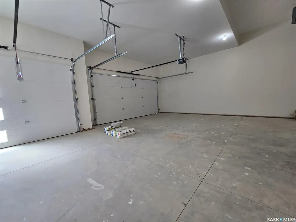 44 Kenney Crescent Weyburn SK S4H 1L3