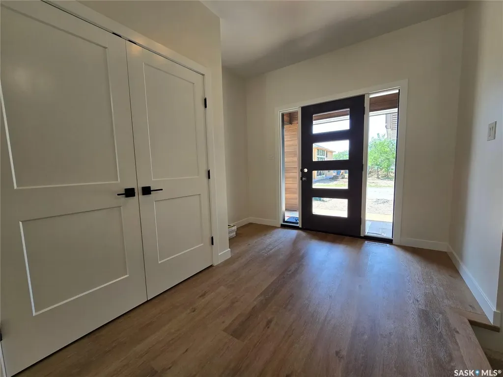 44 Kenney Crescent Weyburn SK S4H 1L3