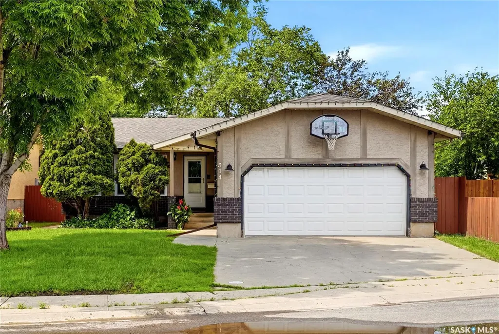 314 Howe Place Regina SK S4R 8M5
