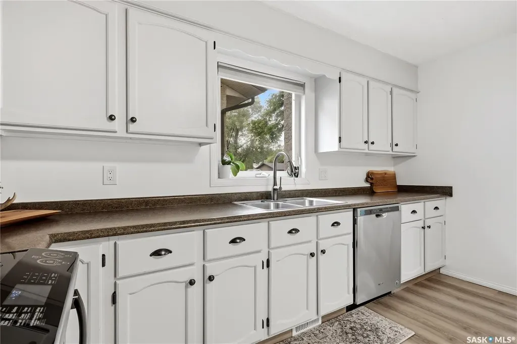 314 Howe Place Regina SK S4R 8M5