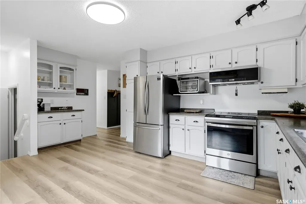 314 Howe Place Regina SK S4R 8M5